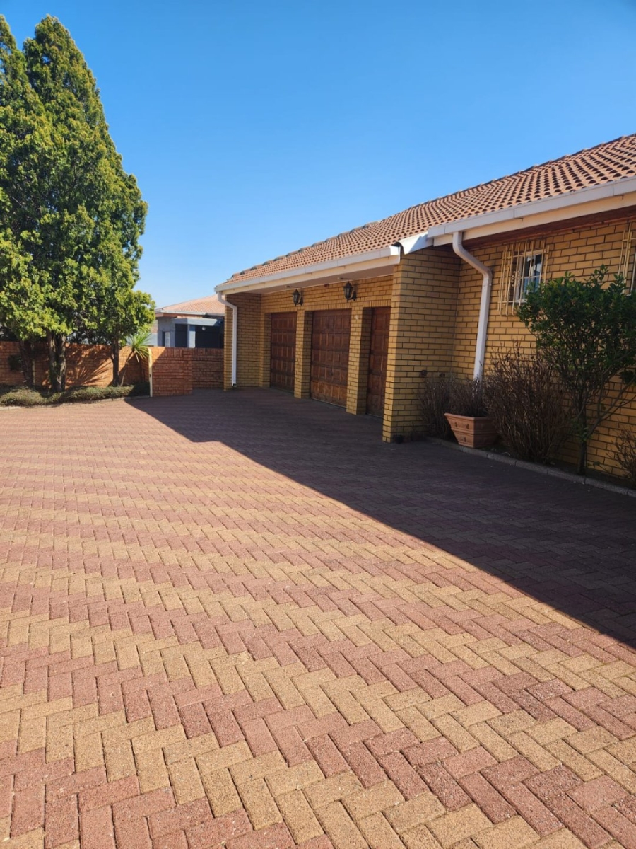 4 Bedroom Property for Sale in Standerton Mpumalanga
