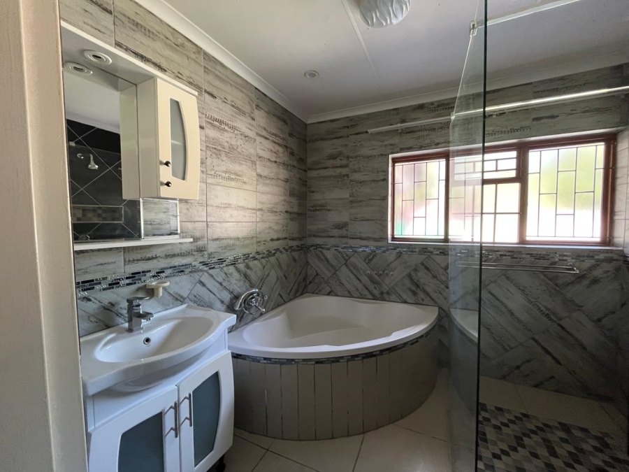 To Let 4 Bedroom Property for Rent in Meyerville Mpumalanga
