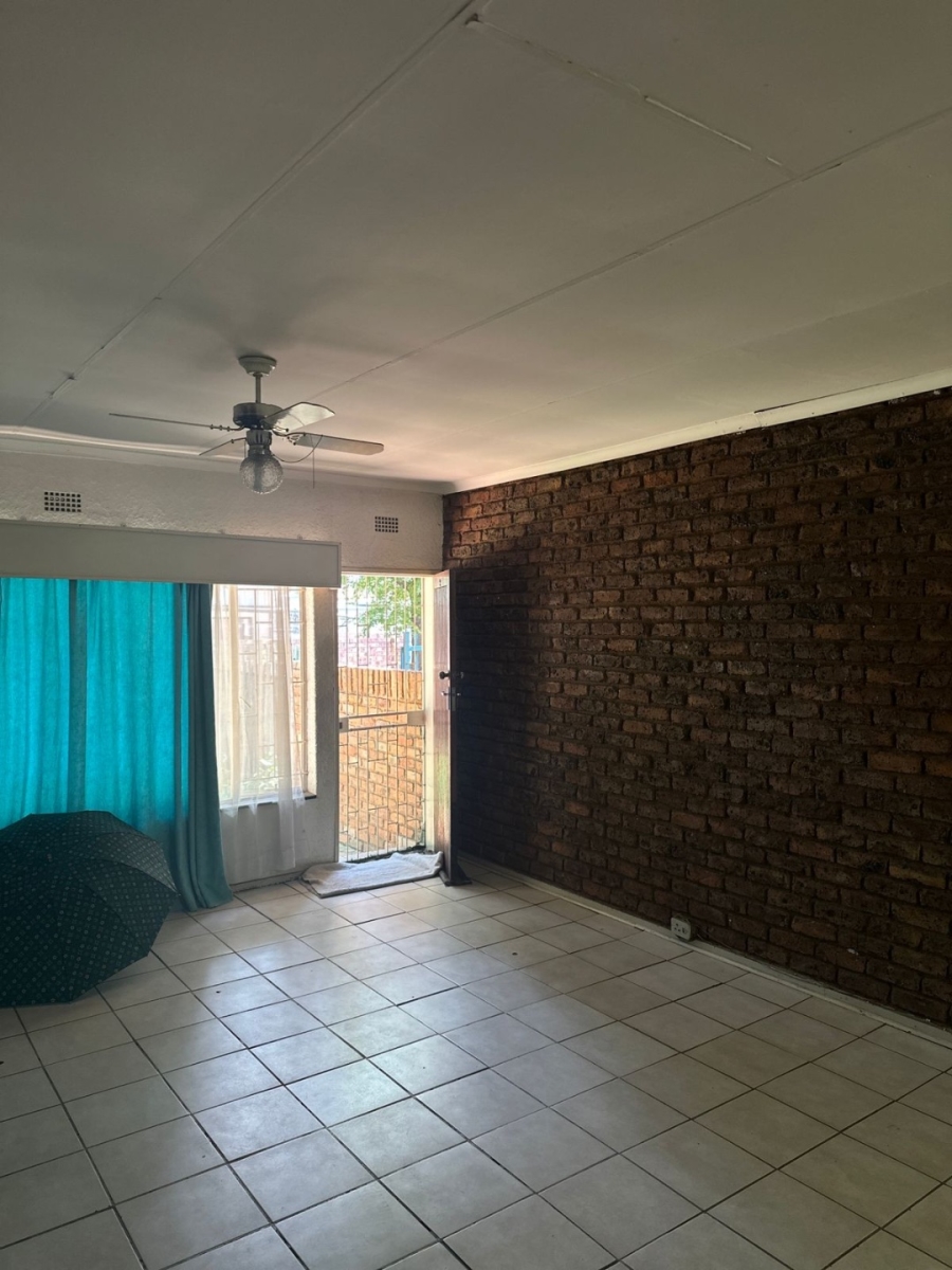 To Let 2 Bedroom Property for Rent in Middelburg Central Mpumalanga