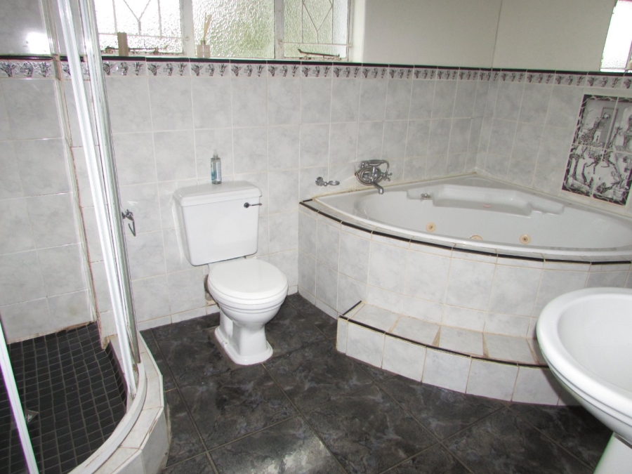 Commercial Property for Sale in White River Estates Mpumalanga