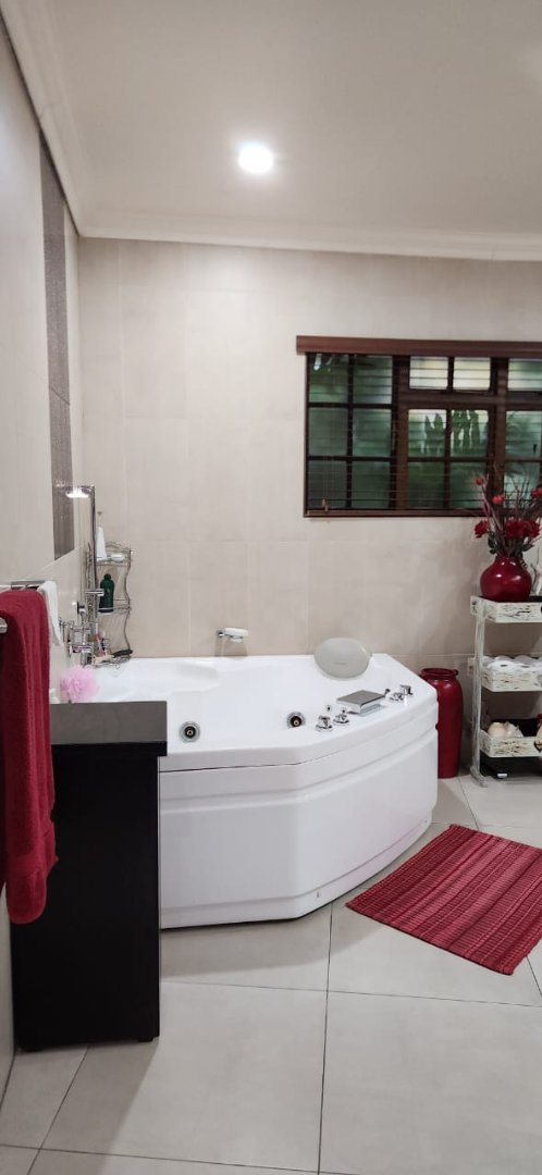 4 Bedroom Property for Sale in Kruinpark Mpumalanga