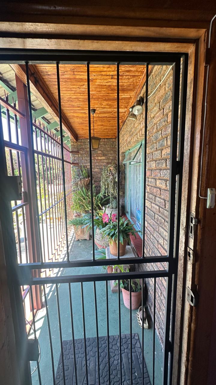 6 Bedroom Property for Sale in Reyno Ridge Mpumalanga