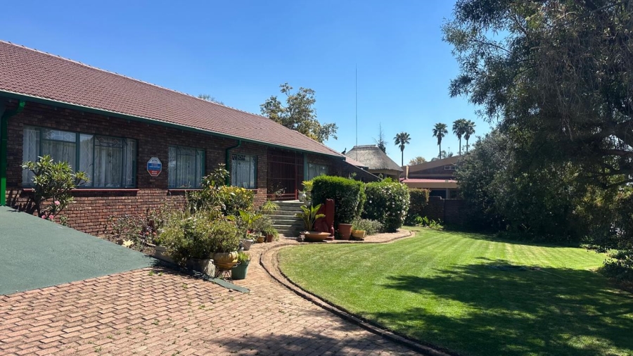 6 Bedroom Property for Sale in Reyno Ridge Mpumalanga
