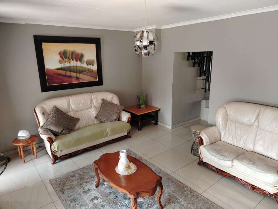 5 Bedroom Property for Sale in Model Park Mpumalanga