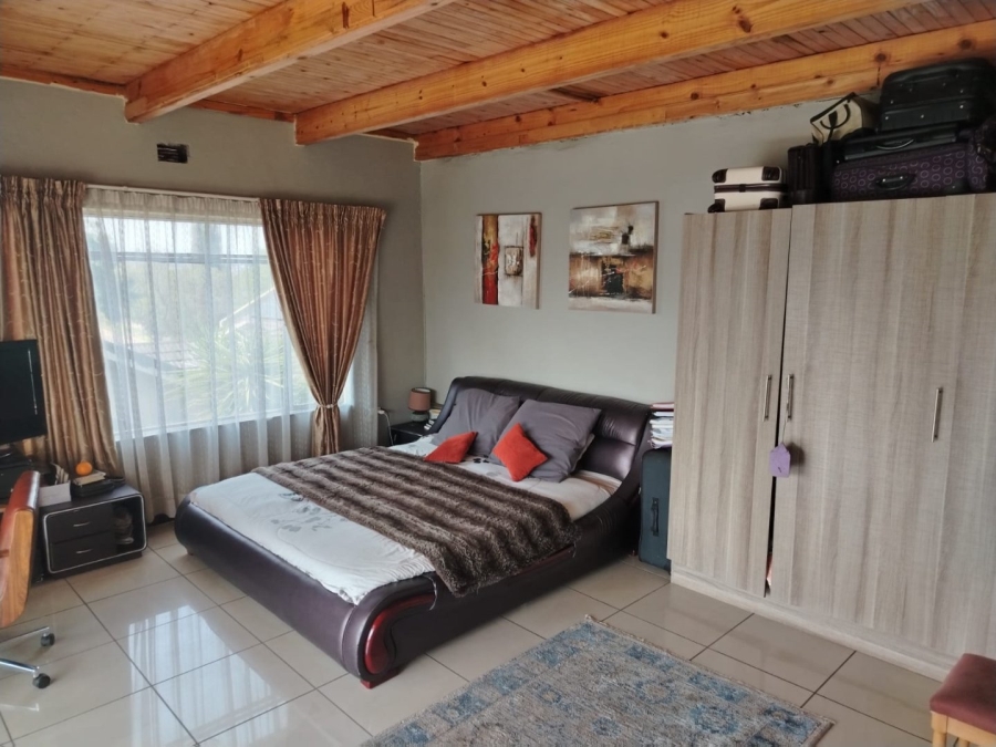 5 Bedroom Property for Sale in Model Park Mpumalanga
