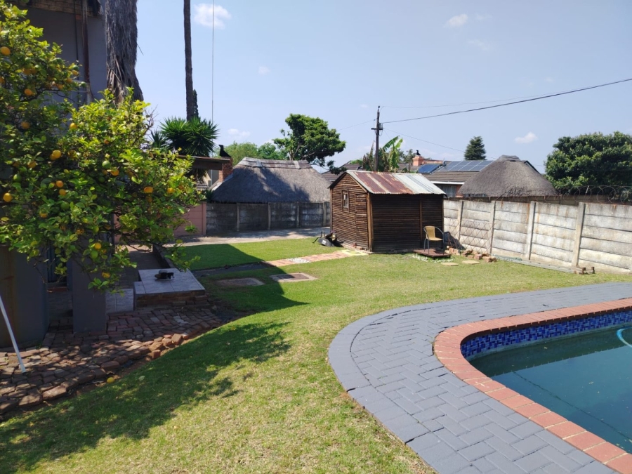 5 Bedroom Property for Sale in Model Park Mpumalanga