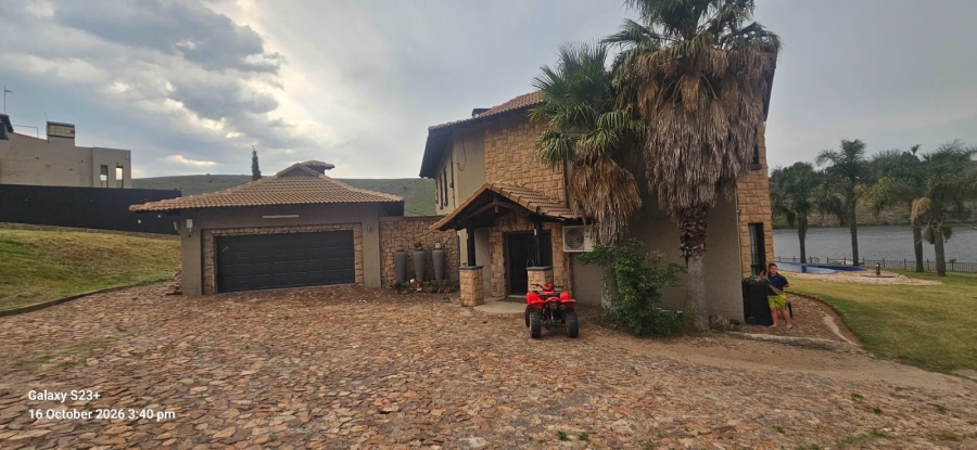 4 Bedroom Property for Sale in Golden Mile Mpumalanga
