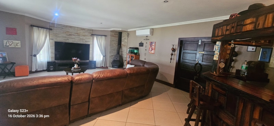 4 Bedroom Property for Sale in Golden Mile Mpumalanga