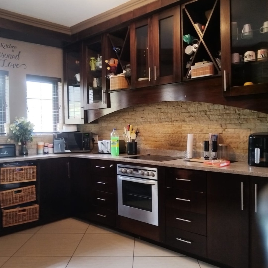 4 Bedroom Property for Sale in Golden Mile Mpumalanga