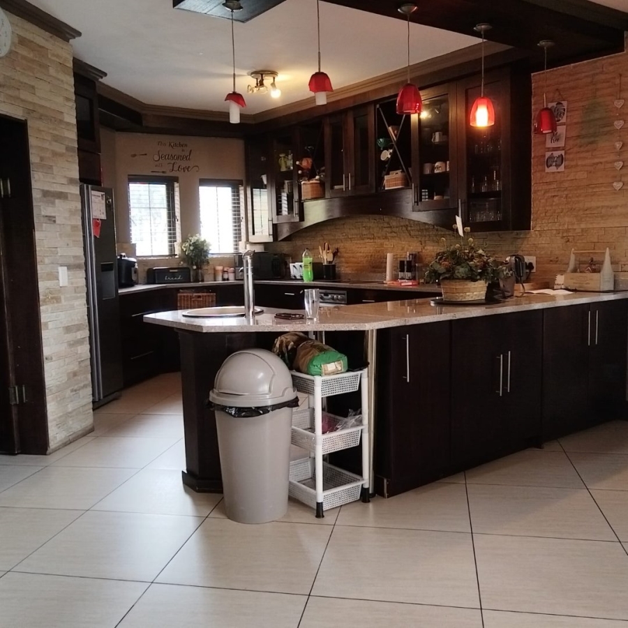 4 Bedroom Property for Sale in Golden Mile Mpumalanga