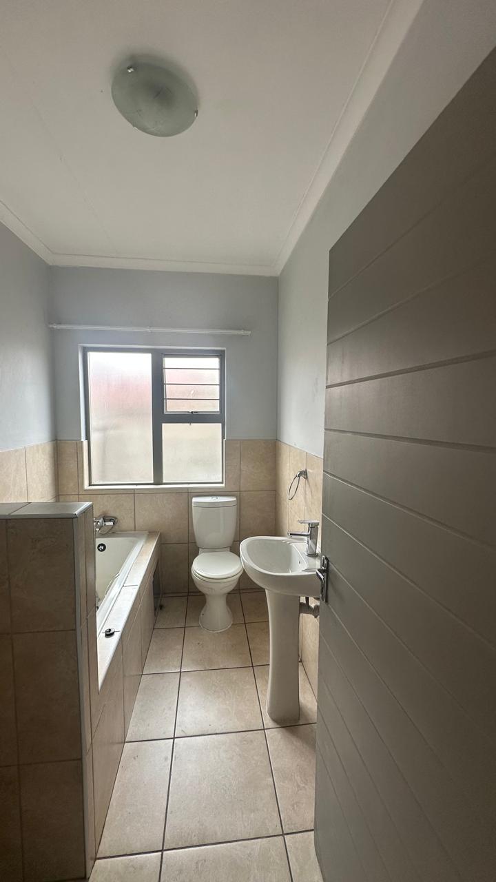 To Let 3 Bedroom Property for Rent in Dixon A H Mpumalanga