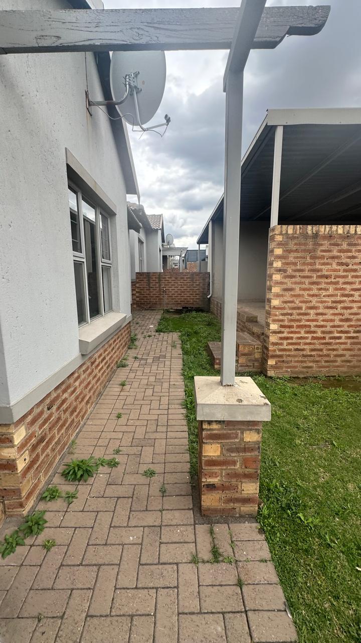 To Let 3 Bedroom Property for Rent in Dixon A H Mpumalanga