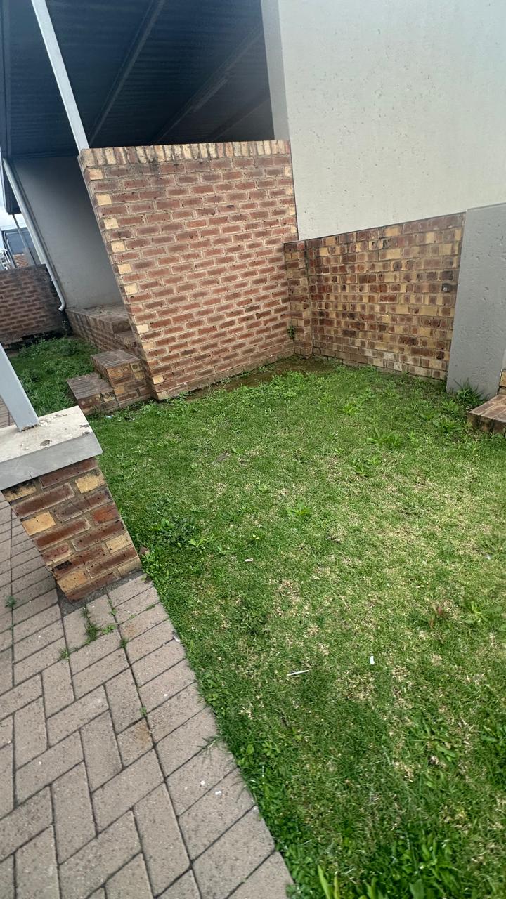 To Let 3 Bedroom Property for Rent in Dixon A H Mpumalanga