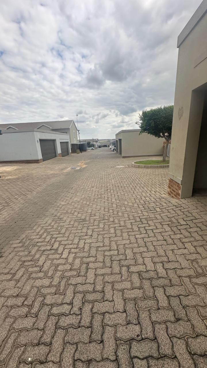 To Let 3 Bedroom Property for Rent in Dixon A H Mpumalanga