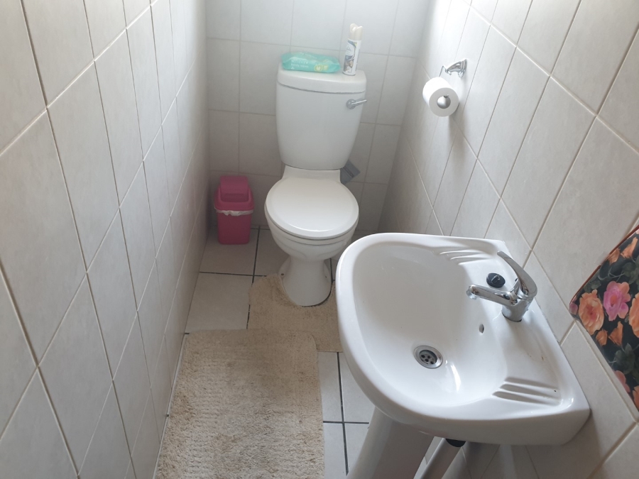 To Let 2 Bedroom Property for Rent in Nelspruit Ext 1 Mpumalanga