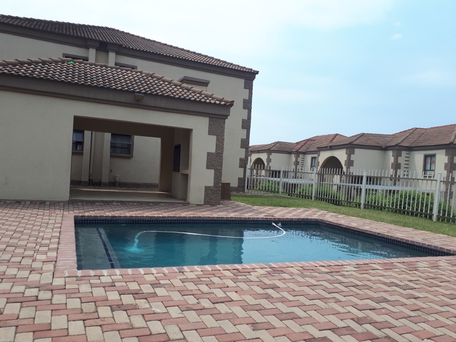 To Let 2 Bedroom Property for Rent in Stonehenge Mpumalanga