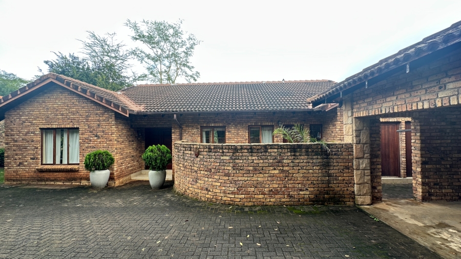 To Let 3 Bedroom Property for Rent in White River Country Estate Mpumalanga