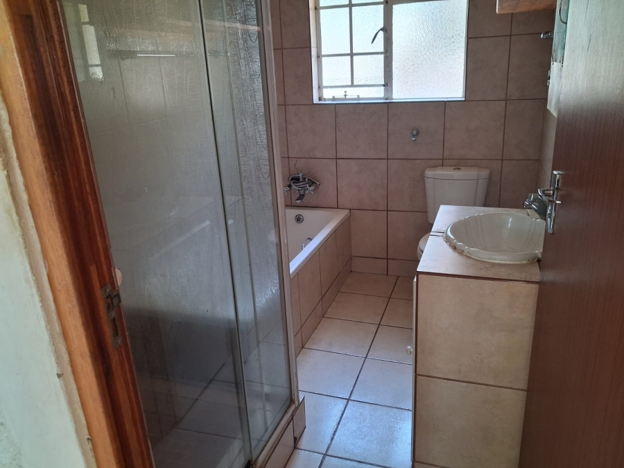 2 Bedroom Property for Sale in Nelspruit Ext 2 Mpumalanga