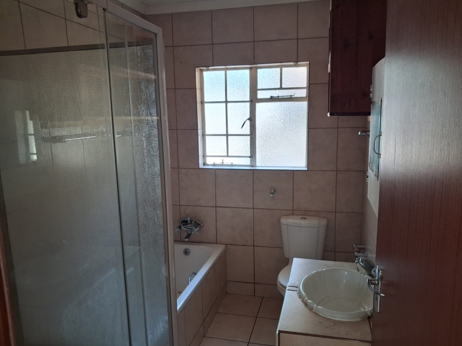 2 Bedroom Property for Sale in Nelspruit Ext 2 Mpumalanga
