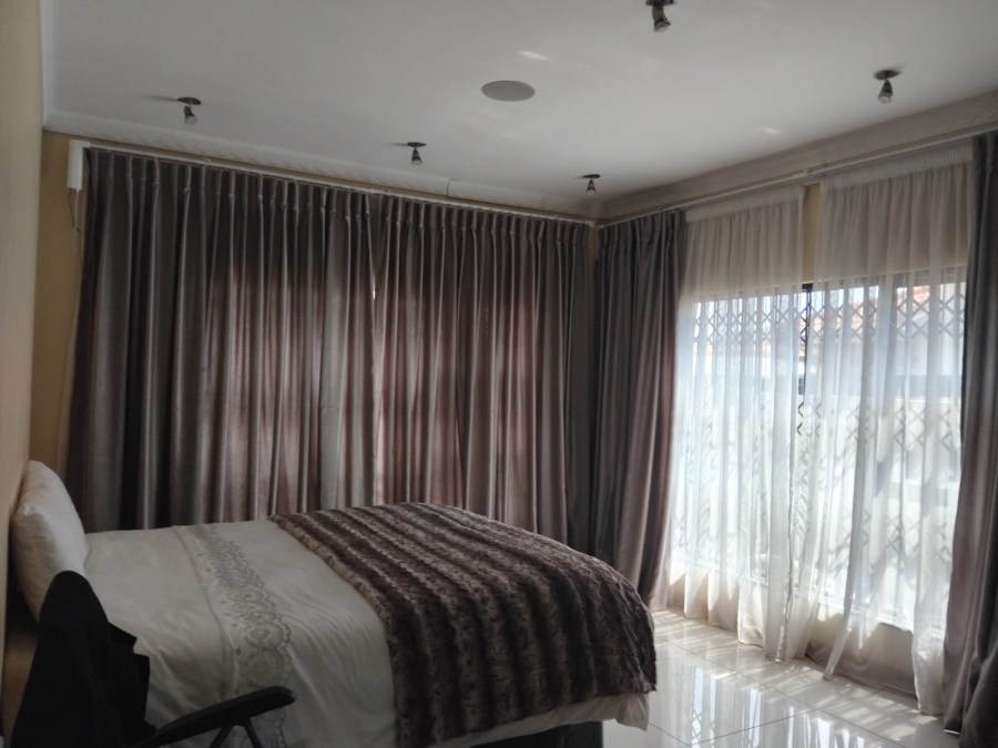 7 Bedroom Property for Sale in Reyno Ridge Mpumalanga