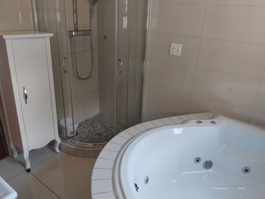 7 Bedroom Property for Sale in Reyno Ridge Mpumalanga