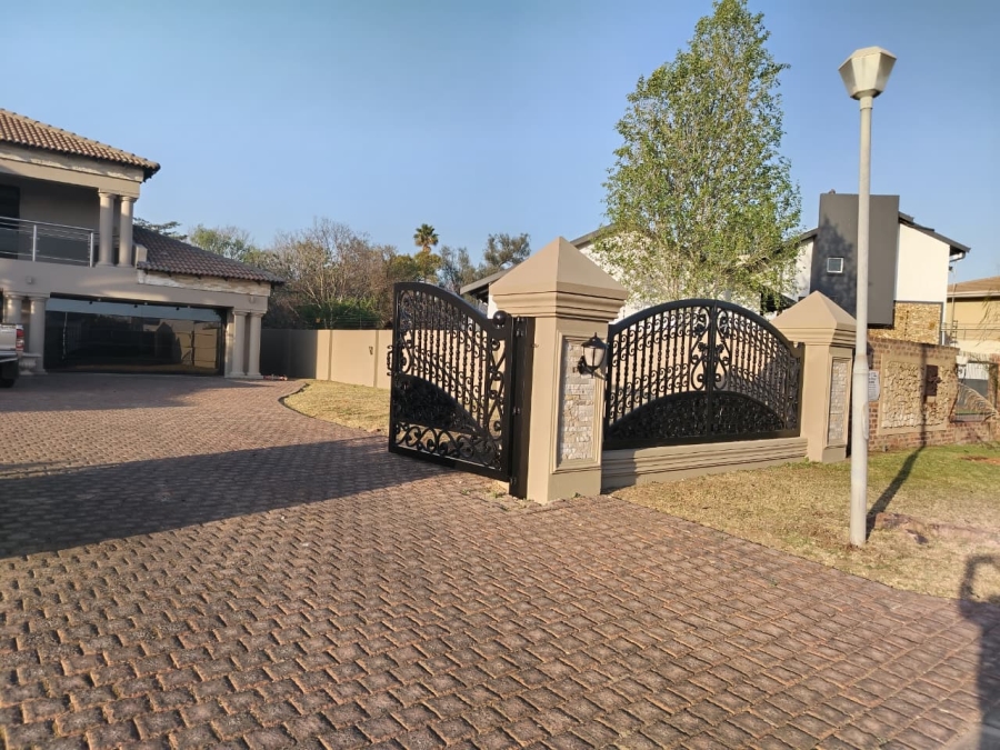 7 Bedroom Property for Sale in Reyno Ridge Mpumalanga
