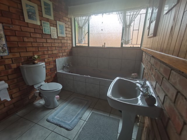 To Let 2 Bedroom Property for Rent in West Acres Mpumalanga