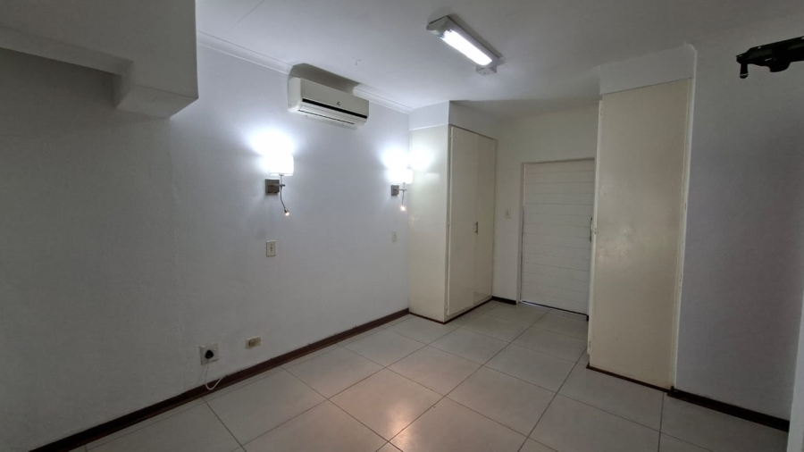1 Bedroom Property for Sale in West Acres Mpumalanga