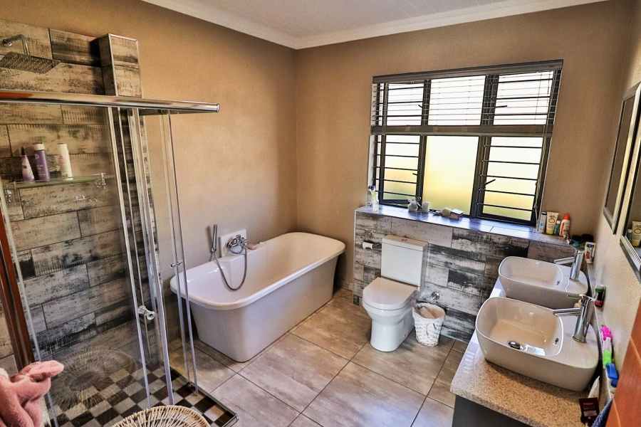 4 Bedroom Property for Sale in Sonheuwel Mpumalanga