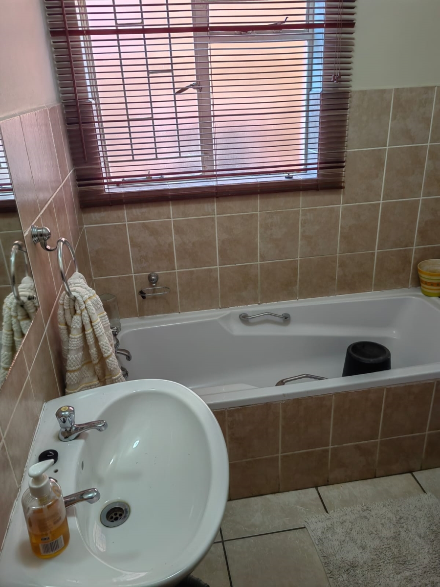 2 Bedroom Property for Sale in Ermelo Mpumalanga
