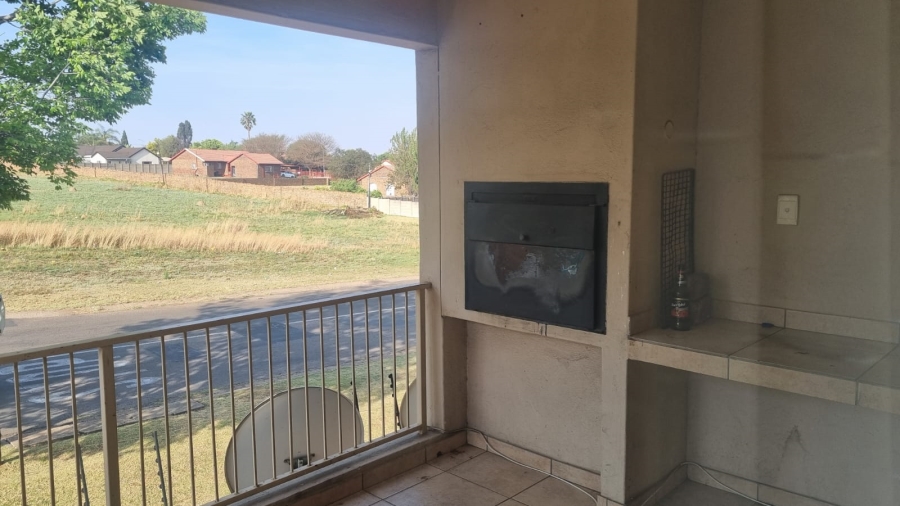 To Let 2 Bedroom Property for Rent in Model Park Mpumalanga