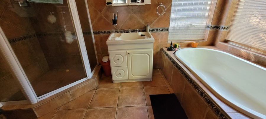 To Let 4 Bedroom Property for Rent in Steiltes Mpumalanga