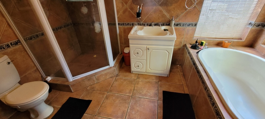 To Let 4 Bedroom Property for Rent in Steiltes Mpumalanga