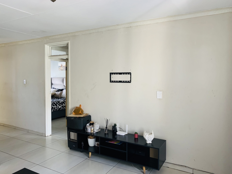 2 Bedroom Property for Sale in Mountain View Mpumalanga