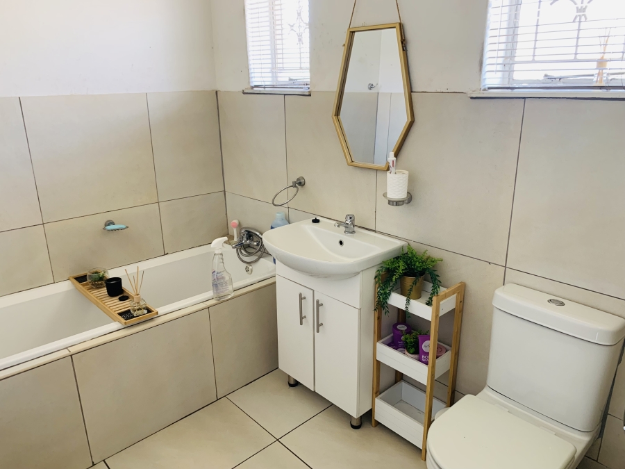 2 Bedroom Property for Sale in Mountain View Mpumalanga