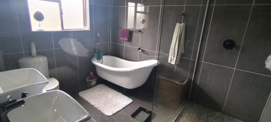 To Let 5 Bedroom Property for Rent in Del Judor Ext 4 Mpumalanga