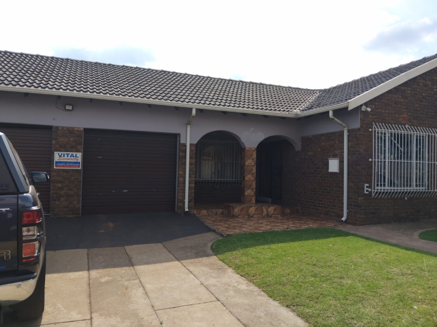 4 Bedroom Property for Sale in Tasbet Park Ext 1 Mpumalanga