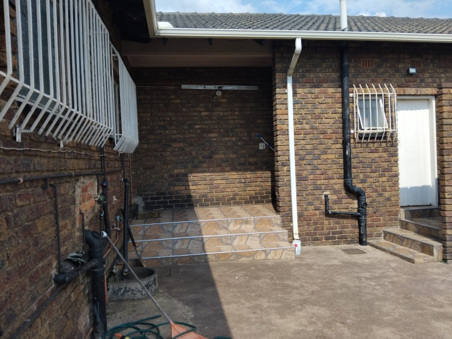 4 Bedroom Property for Sale in Tasbet Park Ext 1 Mpumalanga