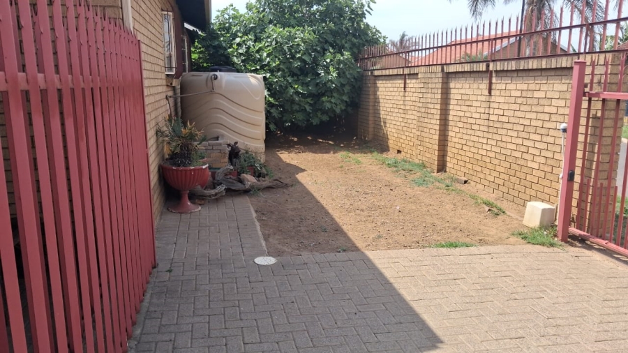 2 Bedroom Property for Sale in Reyno Ridge Mpumalanga