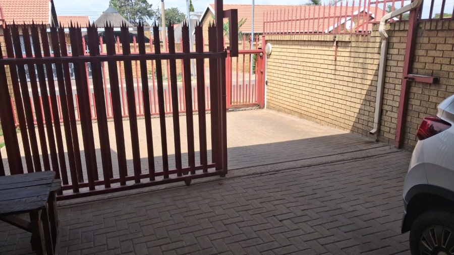 2 Bedroom Property for Sale in Reyno Ridge Mpumalanga