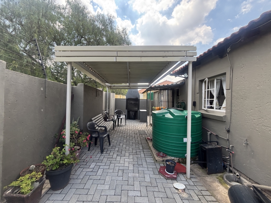 2 Bedroom Property for Sale in Ben Fleur Mpumalanga