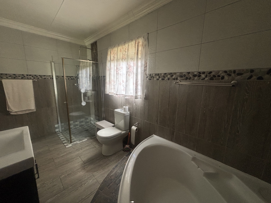 2 Bedroom Property for Sale in Ben Fleur Mpumalanga