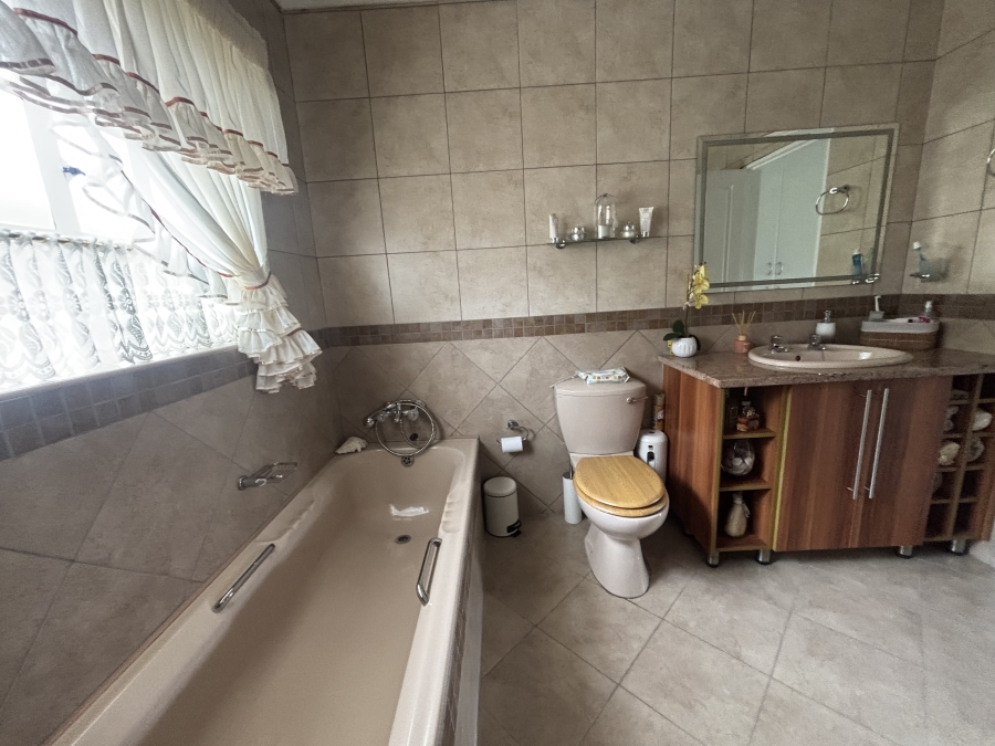 4 Bedroom Property for Sale in Die Heuwel Mpumalanga