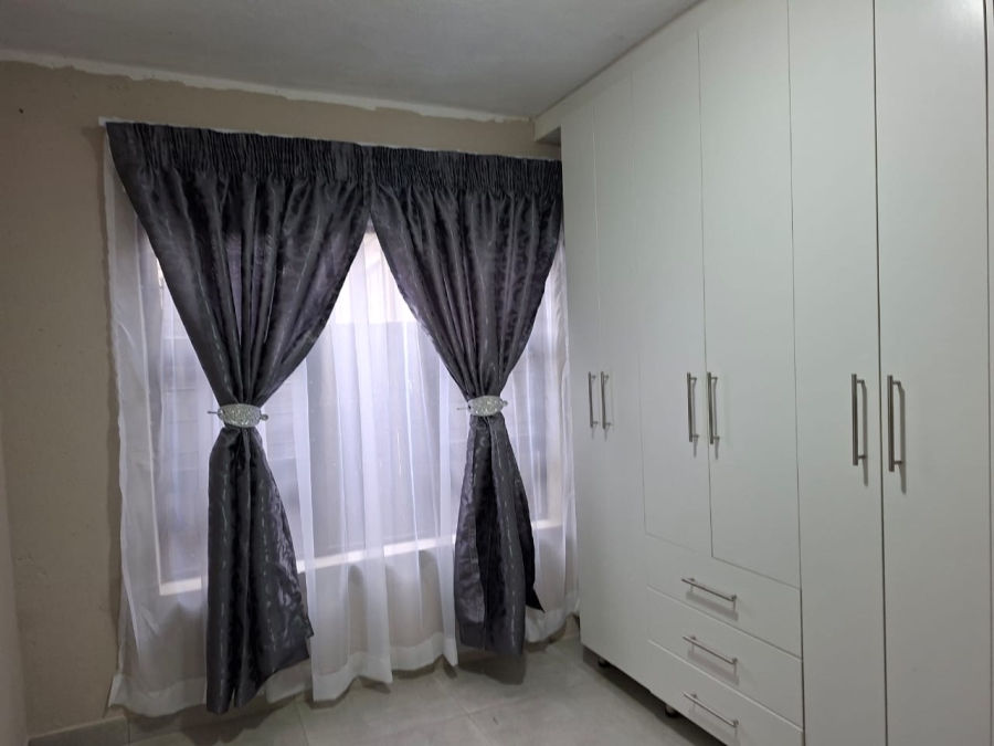 To Let 1 Bedroom Property for Rent in Msholozi Mpumalanga