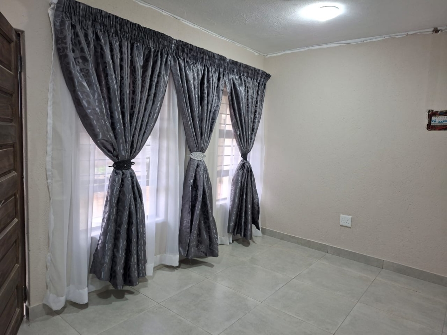 To Let 1 Bedroom Property for Rent in Msholozi Mpumalanga