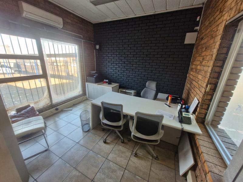 Commercial Property for Sale in Witbank Ext 51 Mpumalanga