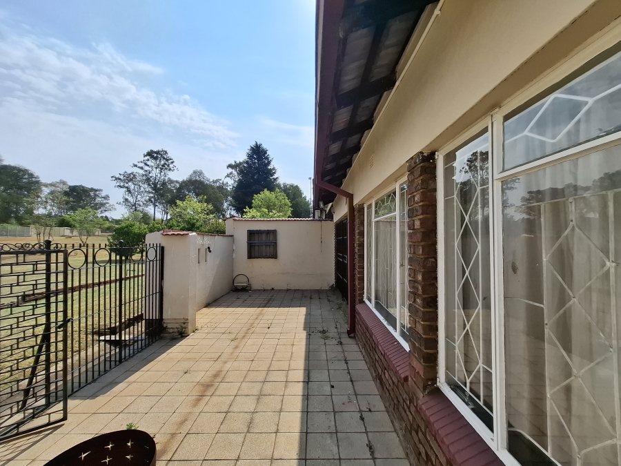 To Let 2 Bedroom Property for Rent in Gholfsig Mpumalanga