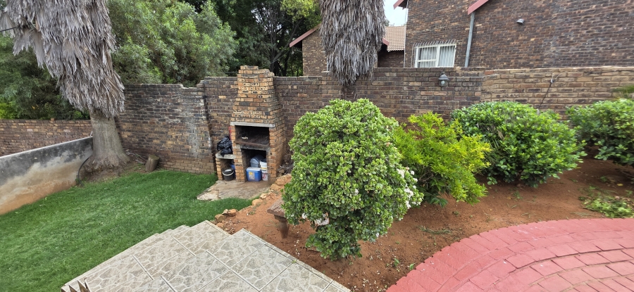 4 Bedroom Property for Sale in Die Heuwel Ext 1 Mpumalanga