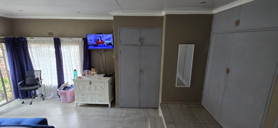 4 Bedroom Property for Sale in Die Heuwel Ext 1 Mpumalanga