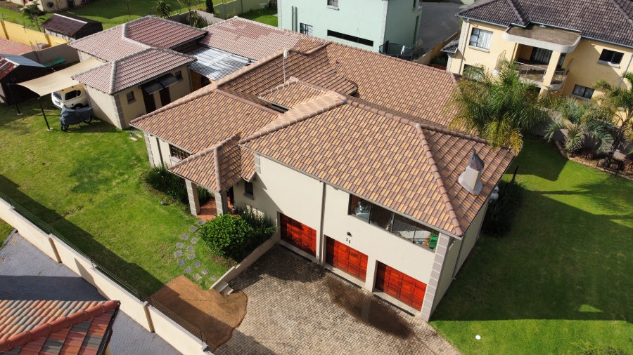 5 Bedroom Property for Sale in Model Park Mpumalanga